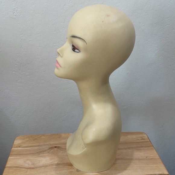 54. Mannequin Head Plastic Display for Wigs Hats Sunglasses Jewelry - Picture 2 of 8